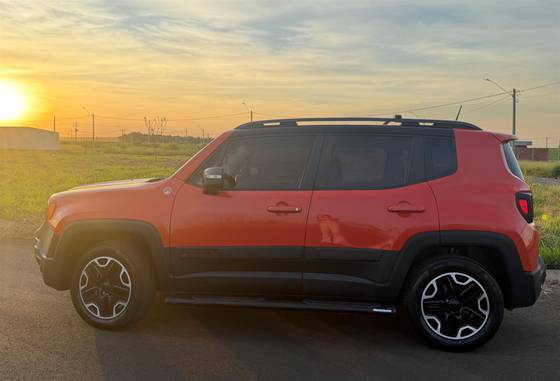 JEEP RENEGADE 2.0 16V TURBO DIESEL TRAILHAWK 4P 4X4 AUTOMÁTICO